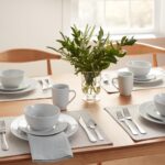 Amazon Basics 16-Piece Porcelain Kitchen Dinnerware Set with Plates, Bowls and Mugs, Service for 4 - White - Image 10