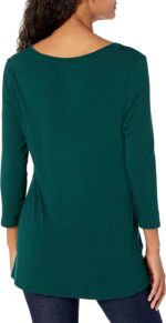 Amazon Essentials Women's 3/4 Sleeve V-Neck Regular Fit Swing T-Shirt (Available in Plus Size), Pack of 2 - Image 3
