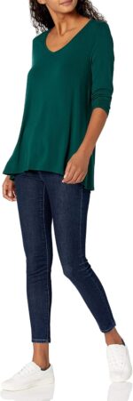 Amazon Essentials Women's 3/4 Sleeve V-Neck Regular Fit Swing T-Shirt (Available in Plus Size), Pack of 2 - Image 6