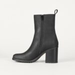 Amazon Essentials Women's Mid Calf Heeled Chelsea Boots with Lug Sole - Image 4