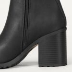 Amazon Essentials Women's Mid Calf Heeled Chelsea Boots with Lug Sole - Image 6